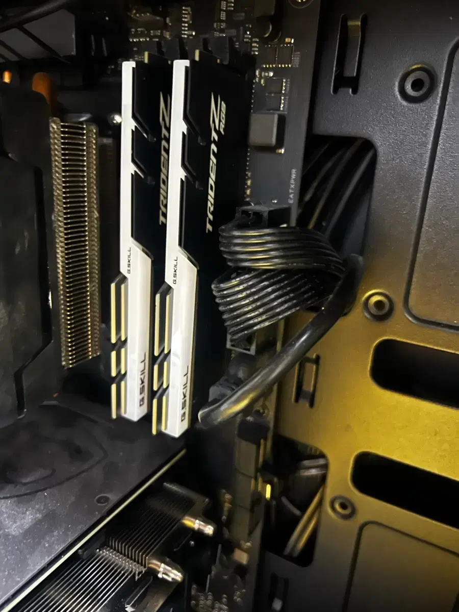 TRIDENT Z RGB | 브랜드 중고거래 플랫폼, 번개장터 중고거래